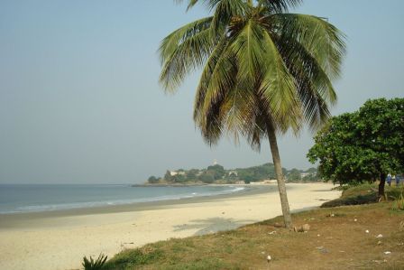 Strand bei Freetown (c) Rahulkepapa